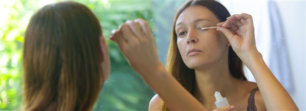 Tee oma luonnollinen ripsiseerumi helposti kotona! 