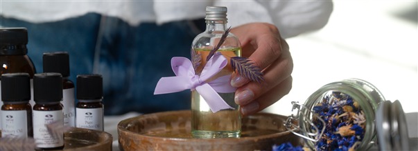 Tee oma hierontaljy eteerisill ljyill