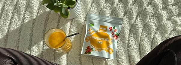 Sitruksinen ruusunmarja-mangosmoothie x Susanna Juntunen