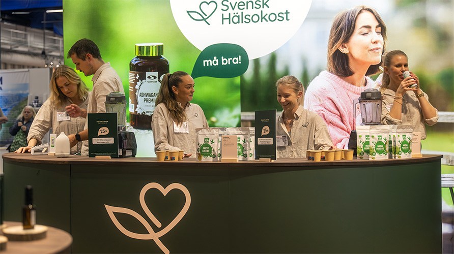 Healthwellin henkil�kuntaa ruotsin br�ndimme Svensk H�lsokostin pisteell� Allt f�r h�lsan -messuilla Tukholmassa.