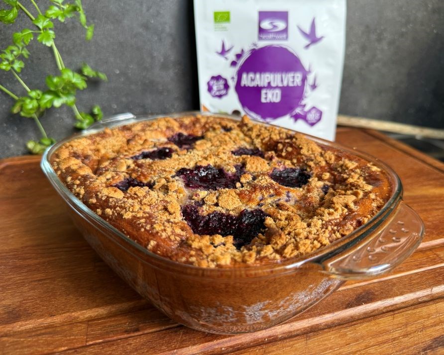 Valmis mustikkamuffinsin makuinen uunipuuro, valmiina sy�t�v�ksi.