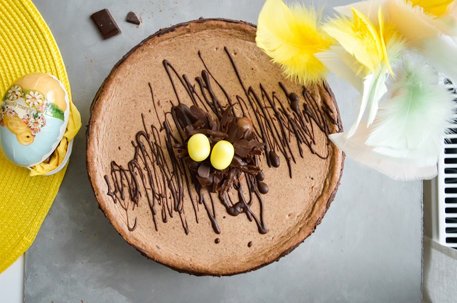 Psiiskakku, jossa on suklaata.