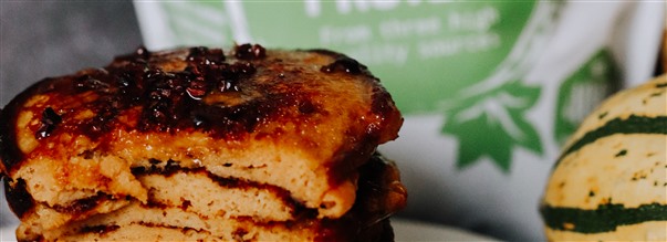 Proteiinipannukakut kurpitsalla