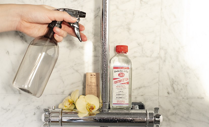 Puhdistussuihke eteerisell ljyll.