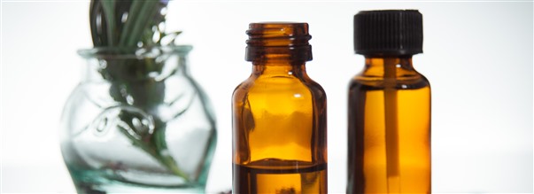 Eteeristen ljyjen valmistus