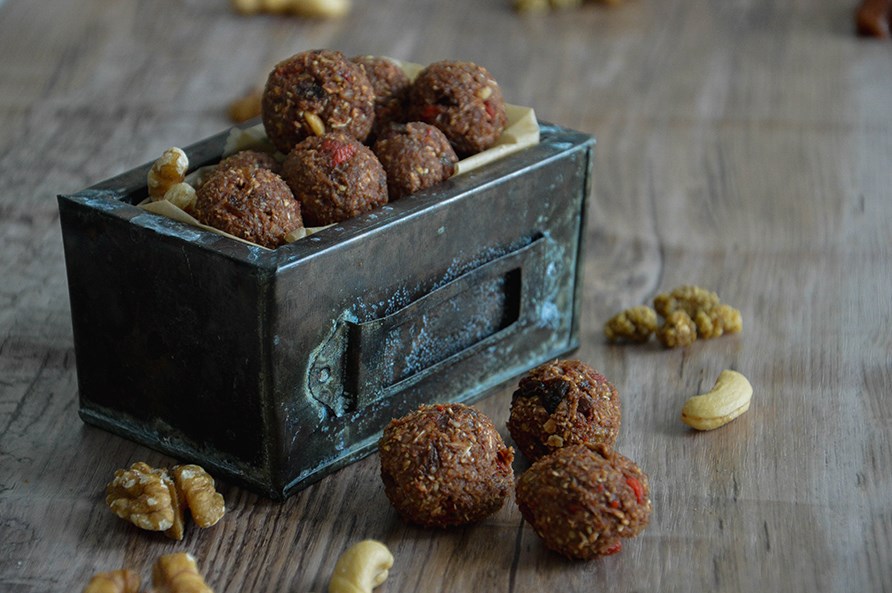 Laatikko t�ynn� pieni� energiapalloja.